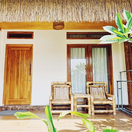 Peraja Bungalows Loyok Sangyang Экстерьер фото
