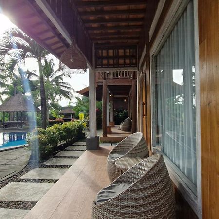 Peraja Bungalows Loyok Sangyang Экстерьер фото
