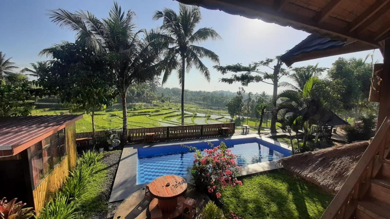 Peraja Bungalows Loyok Sangyang Экстерьер фото