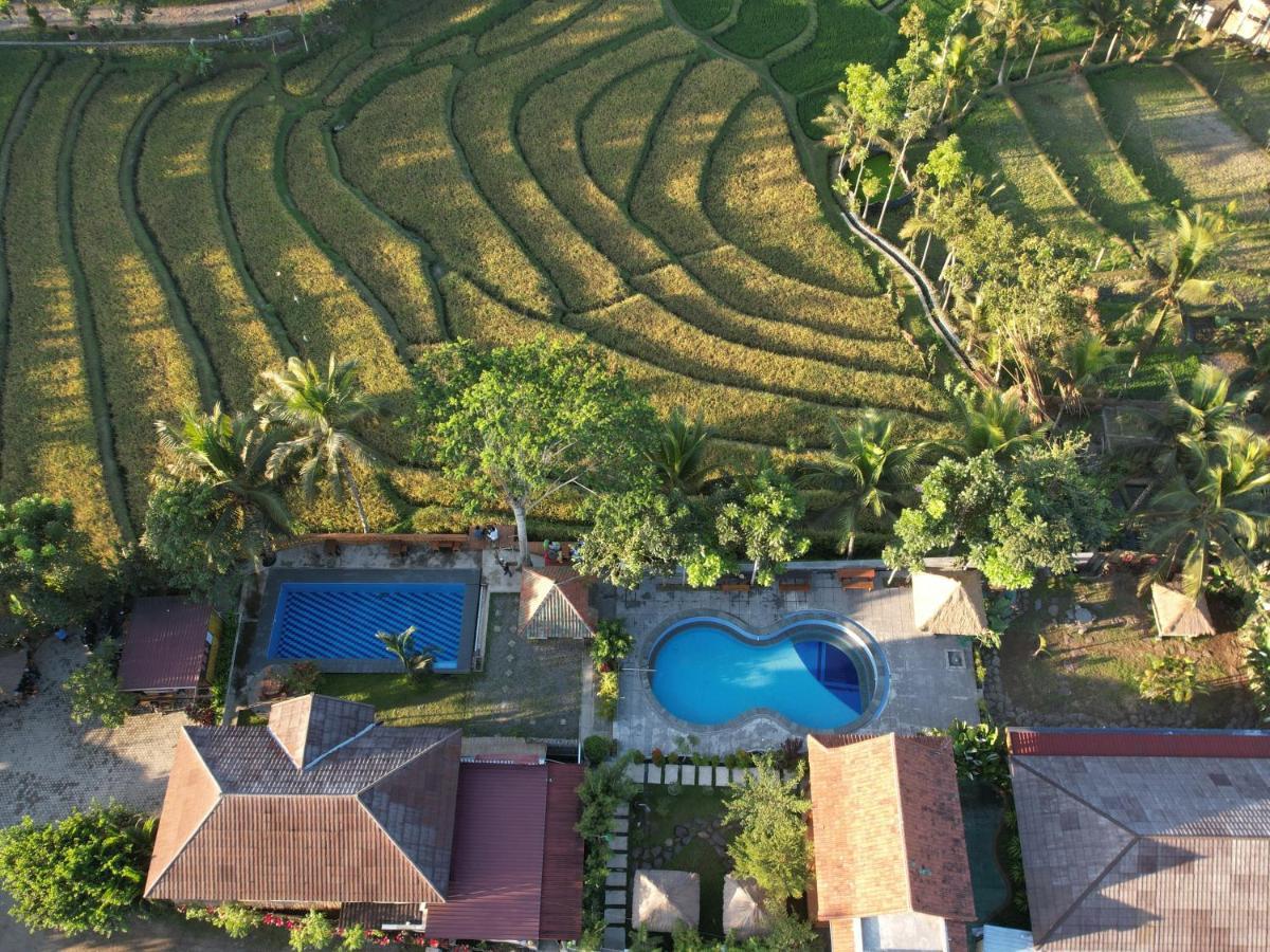 Peraja Bungalows Loyok Sangyang Экстерьер фото