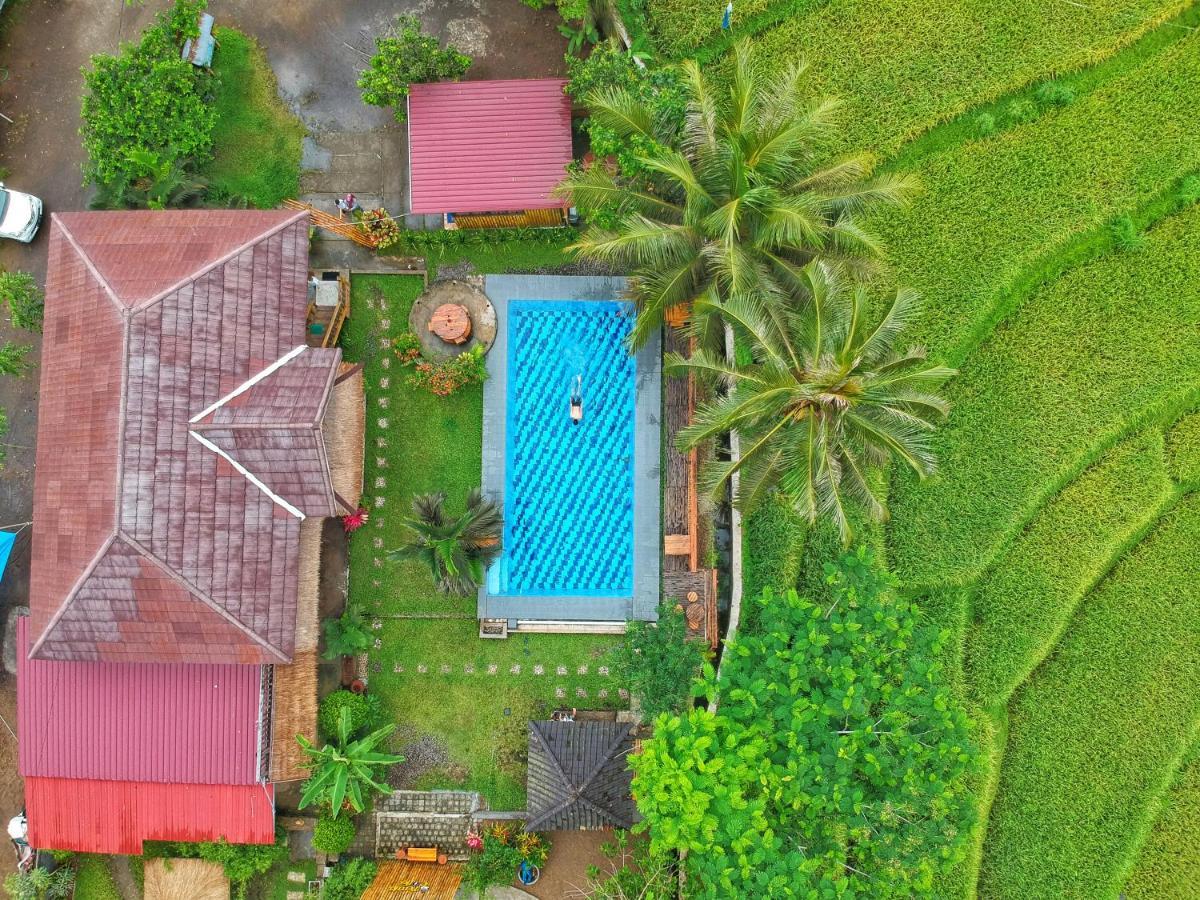 Peraja Bungalows Loyok Sangyang Экстерьер фото