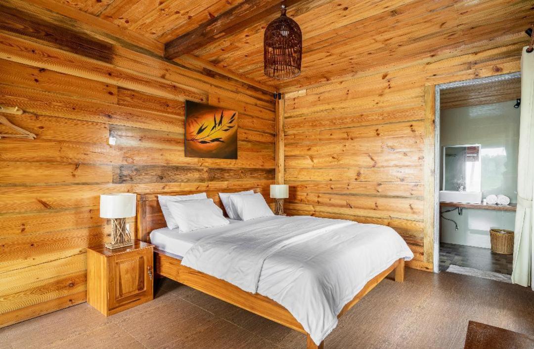 Peraja Bungalows Loyok Sangyang Экстерьер фото