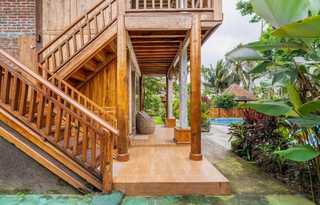 Peraja Bungalows Loyok Sangyang Экстерьер фото