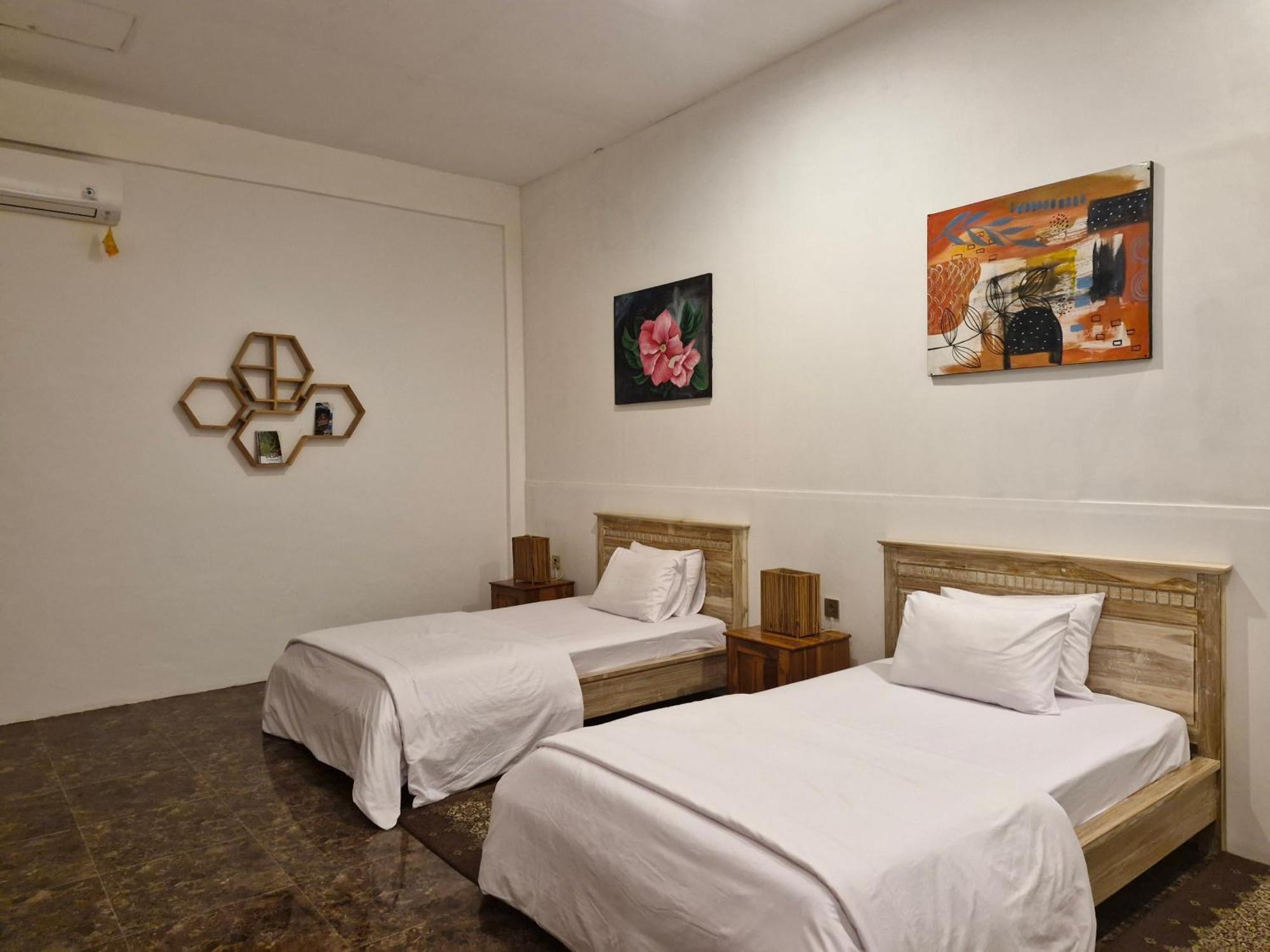 Peraja Bungalows Loyok Sangyang Номер фото