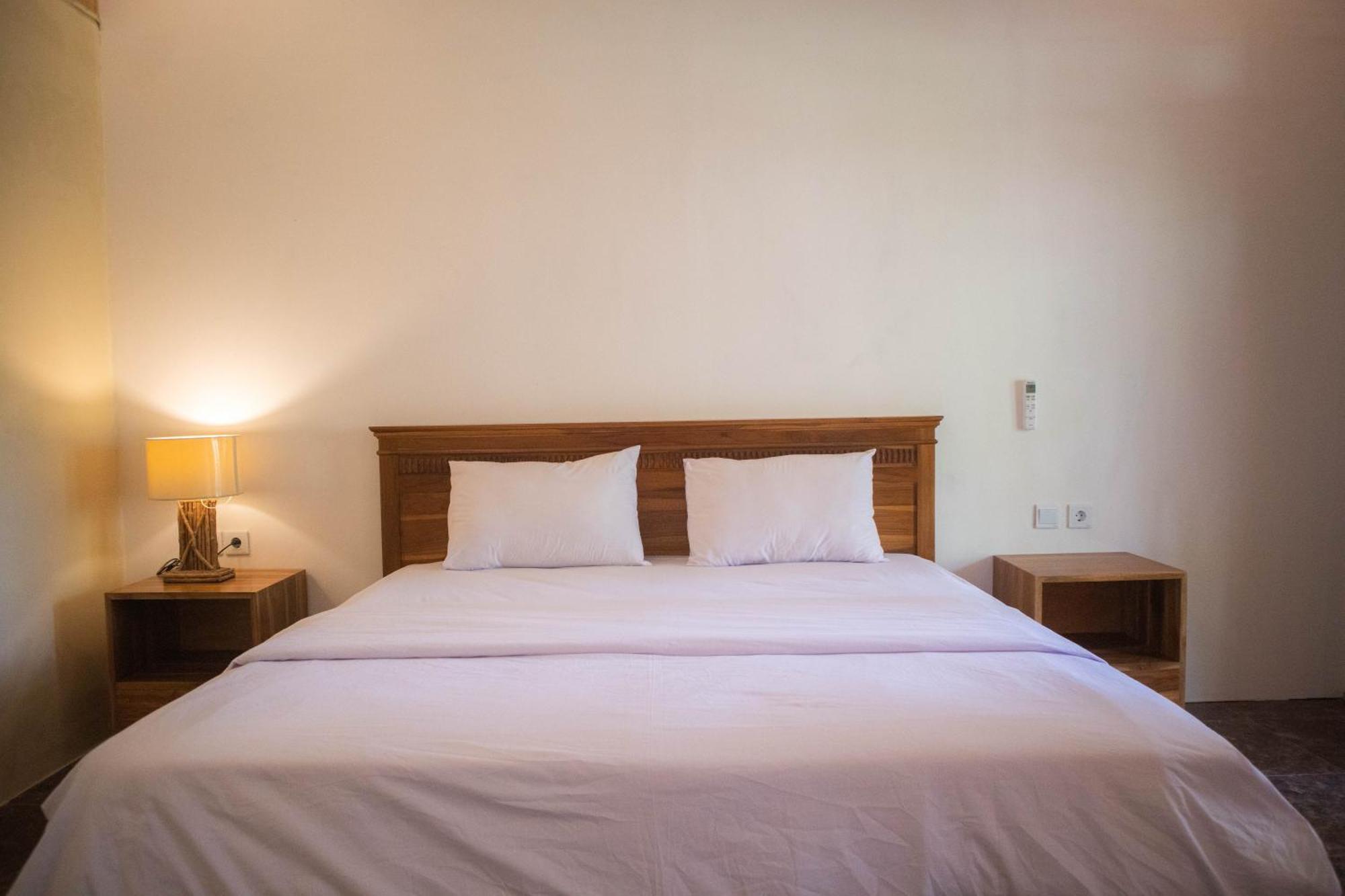 Peraja Bungalows Loyok Sangyang Номер фото