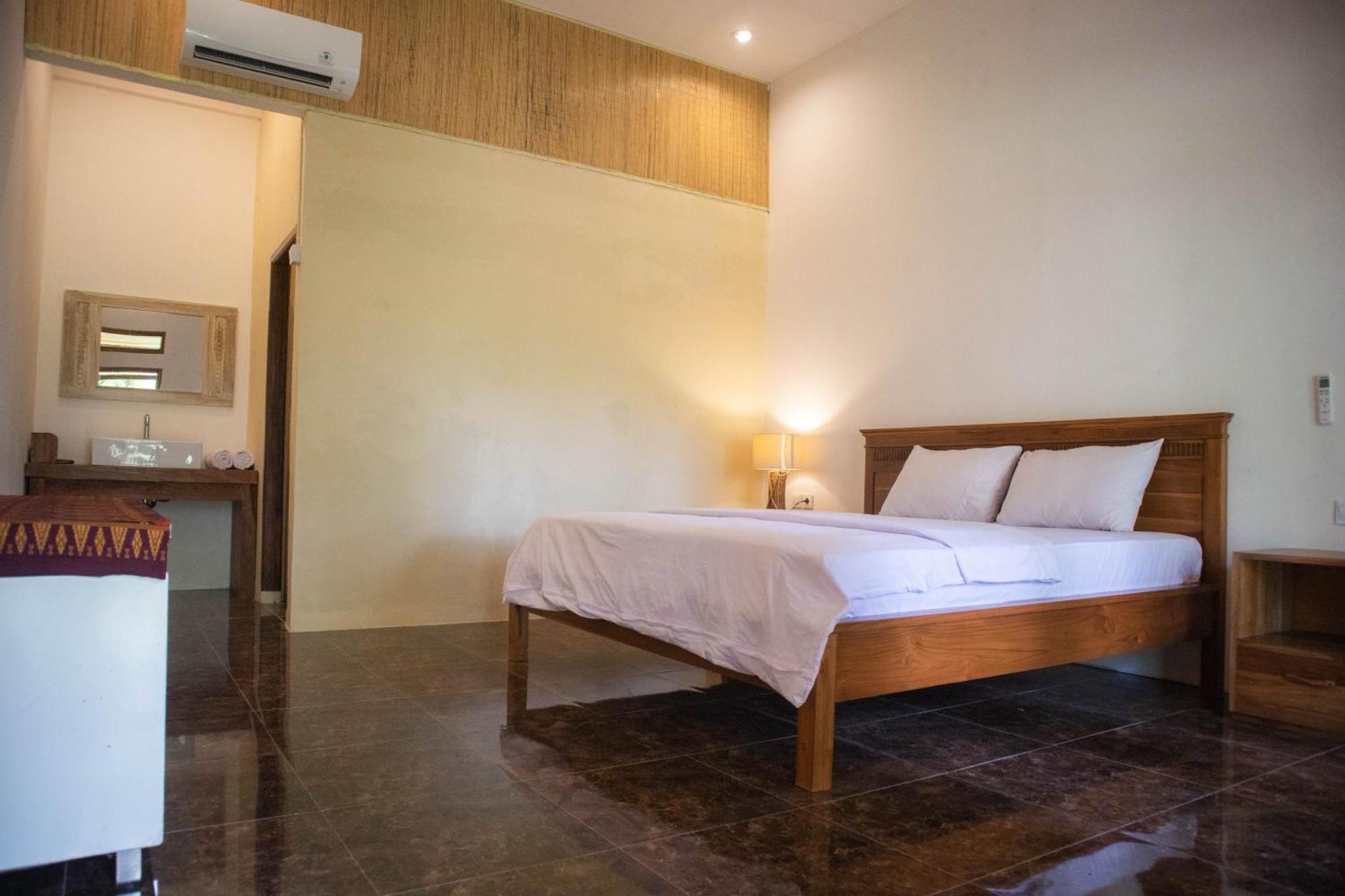 Peraja Bungalows Loyok Sangyang Номер фото