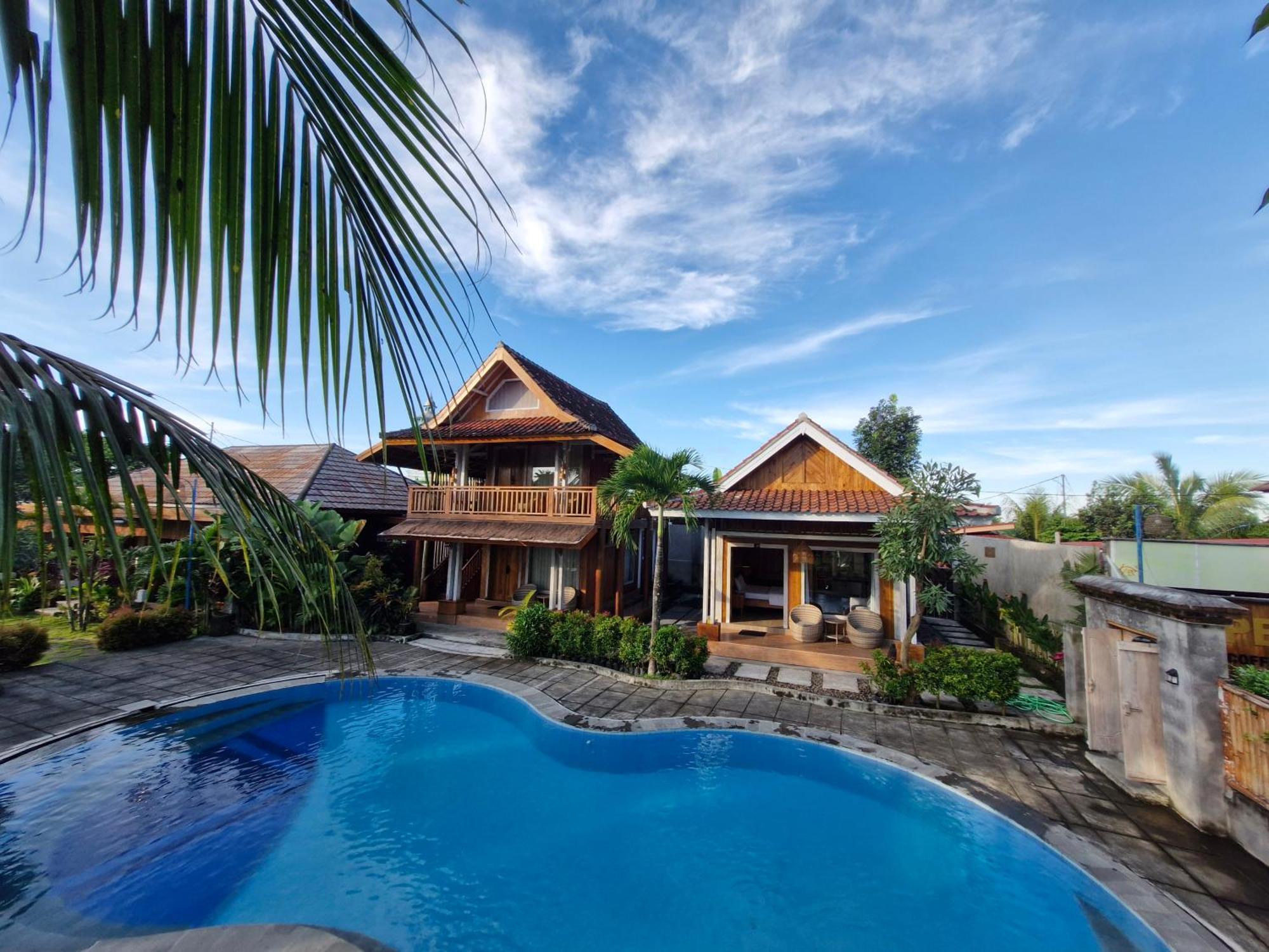 Peraja Bungalows Loyok Sangyang Номер фото